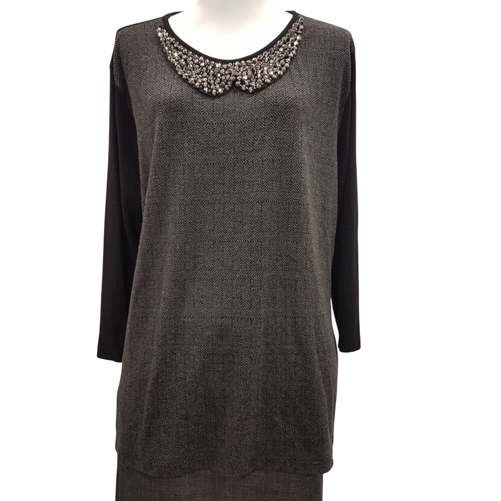 Acheter Pull en maille noir et gris - ZAMBA - taille 48 Bon état - 12,00 € Pull en maille noir et gris - ZAMBA - taille 48 Bon état - reconditionné disponible sur Label Emmaüs